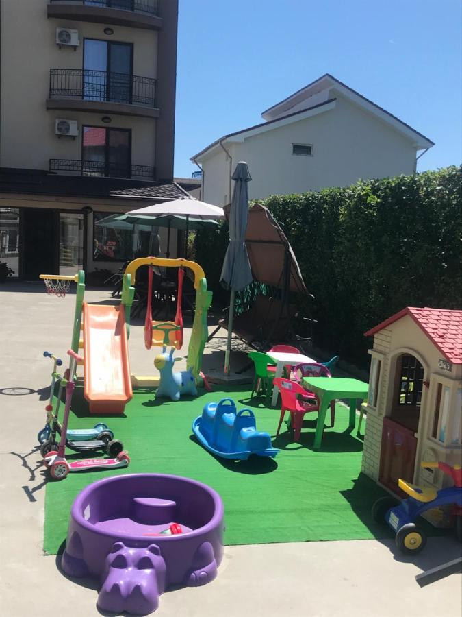 קוסטינסטי Vila Medeea מראה חיצוני תמונה